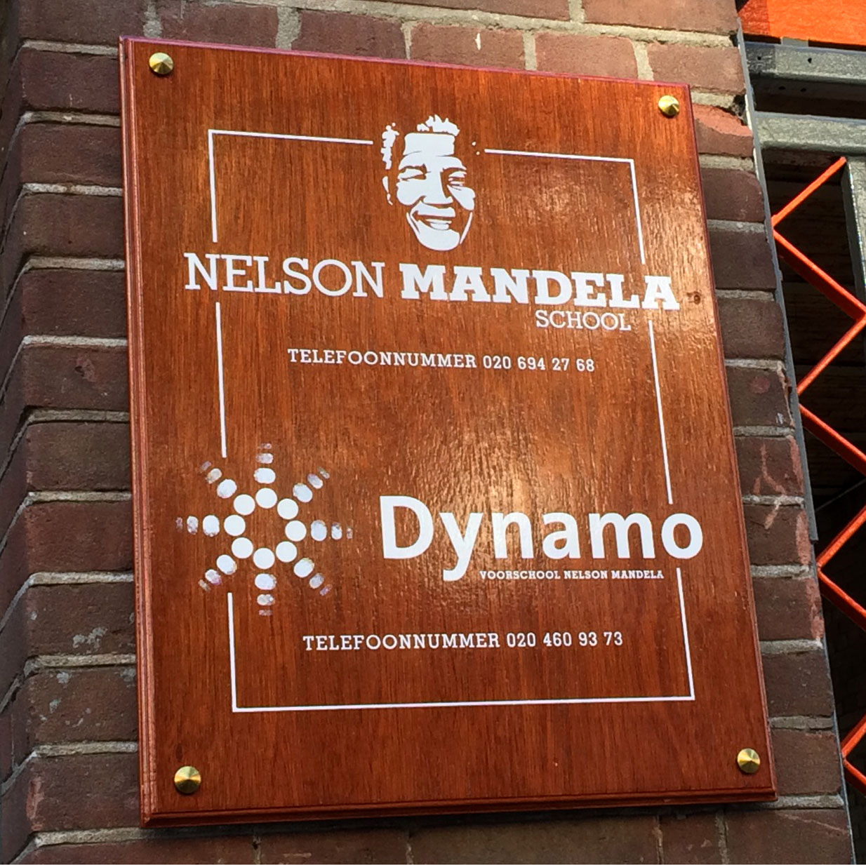 Outdoorpaneel Nelson Mandela School